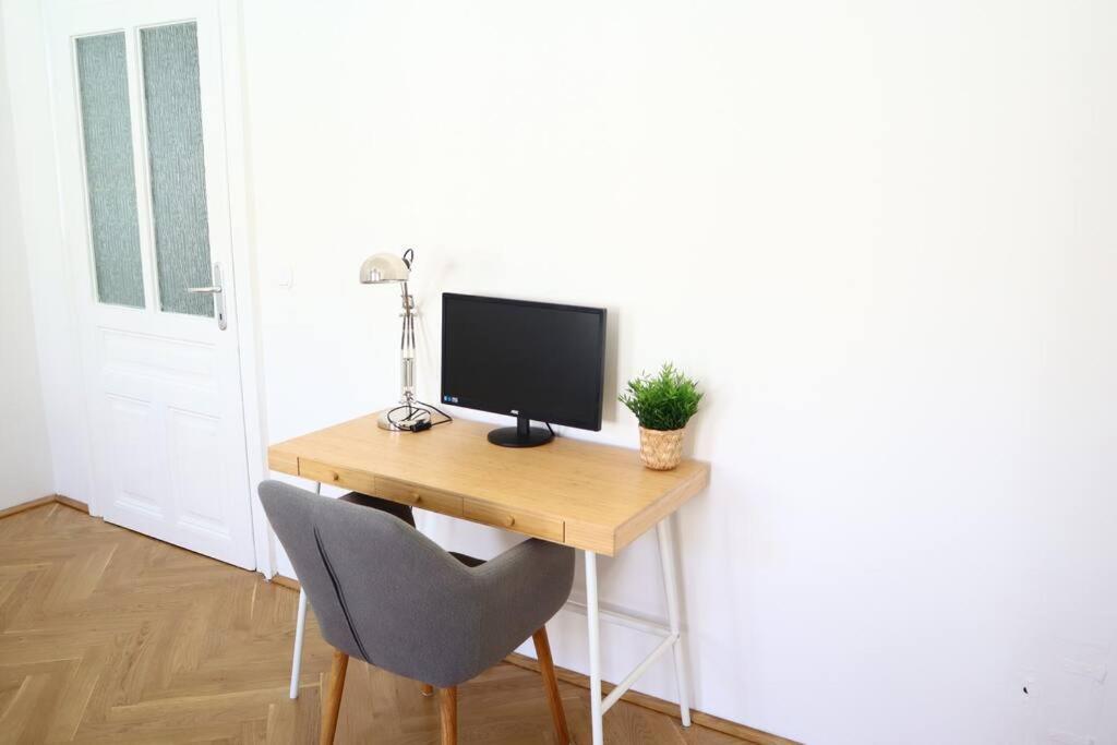 Bloom - Cozy Apartment, 5 Stops To City Center Viena Exterior foto
