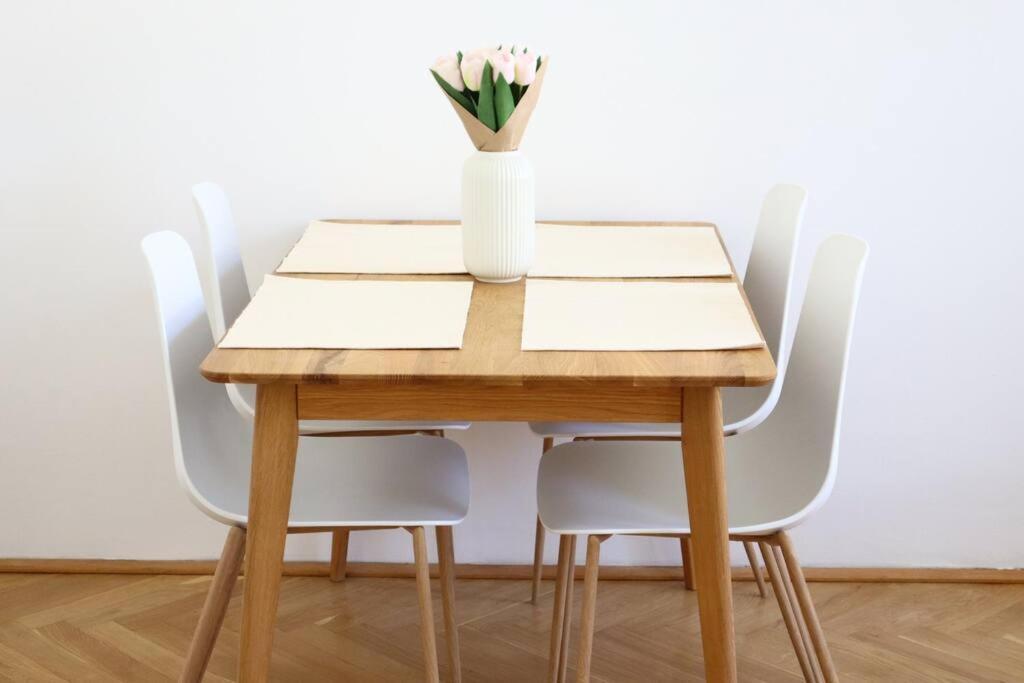 Bloom - Cozy Apartment, 5 Stops To City Center Viena Exterior foto