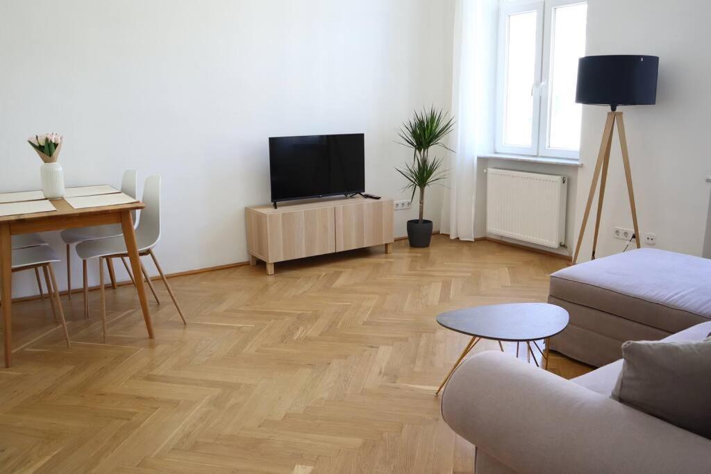 Bloom - Cozy Apartment, 5 Stops To City Center Viena Exterior foto